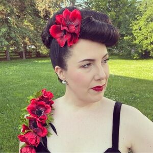 1940s style corsage and hair flower